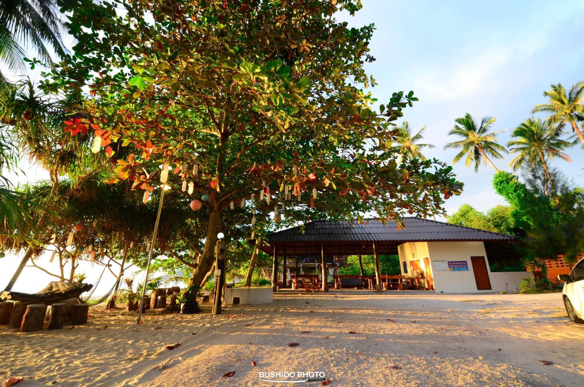 Baanchaylay Resort Khanom Exterior foto