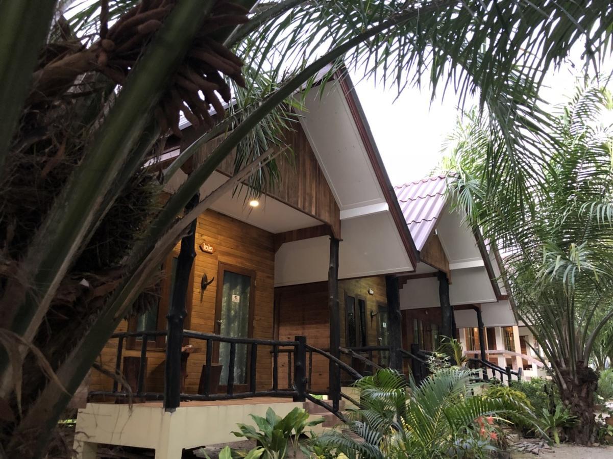 Baanchaylay Resort Khanom Exterior foto