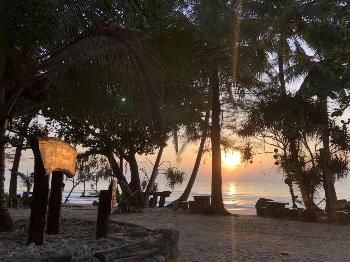 Baanchaylay Resort Khanom Exterior foto