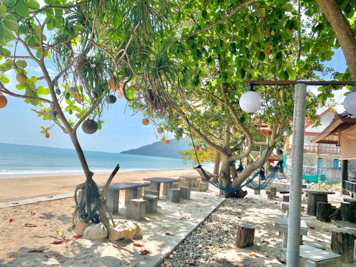 Baanchaylay Resort Khanom Exterior foto